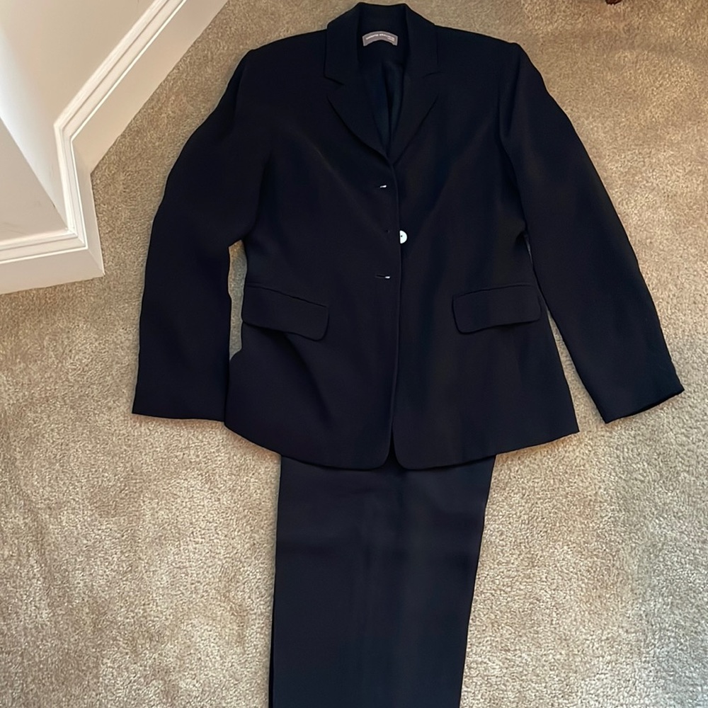 Black silk suit size 8P